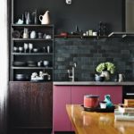 Стильная кухня в чёрном цвете